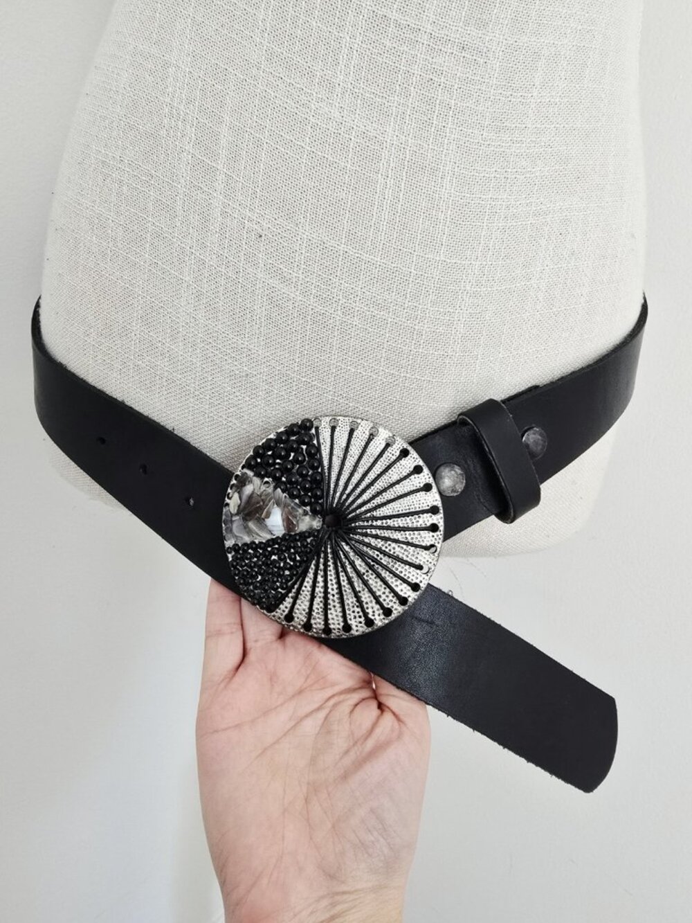 Leatherock Black Round Buckle Embossed Belt L 36 Rock Beaded Statement Embellish